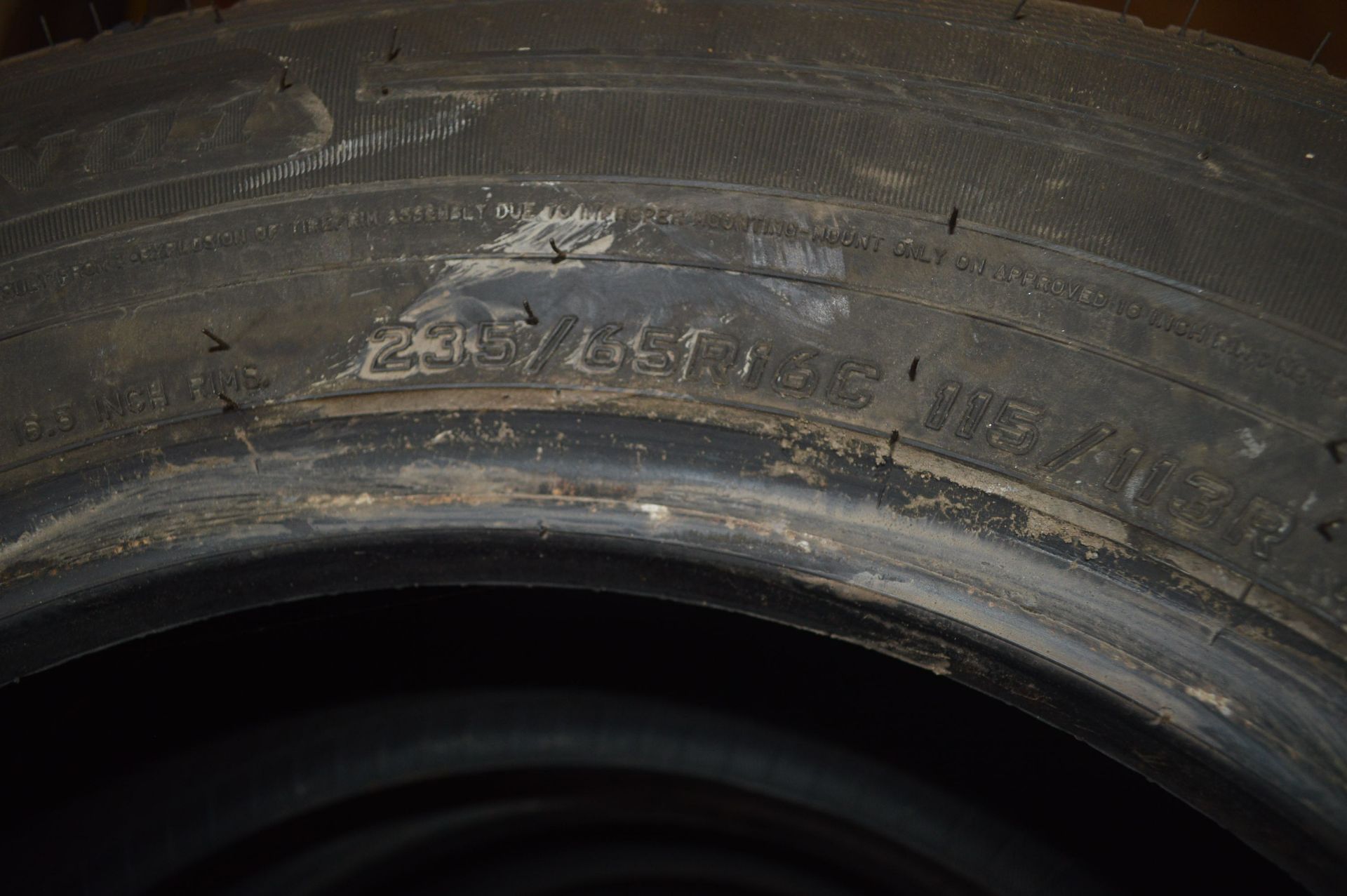 *4x Falcon 235/65R16c Tyres