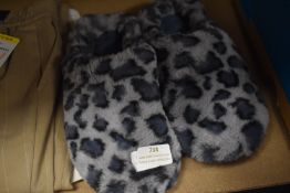 *Leopard Print Slippers Size: 7-8