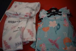 2x Girl’s Sets Size: 3T, and a Blanket