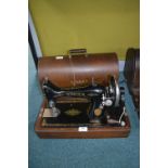 Singer Manual Sewing Machine with Carry Case