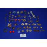 Vintage Costume Jewellery Including Brooches, Badges, etc.