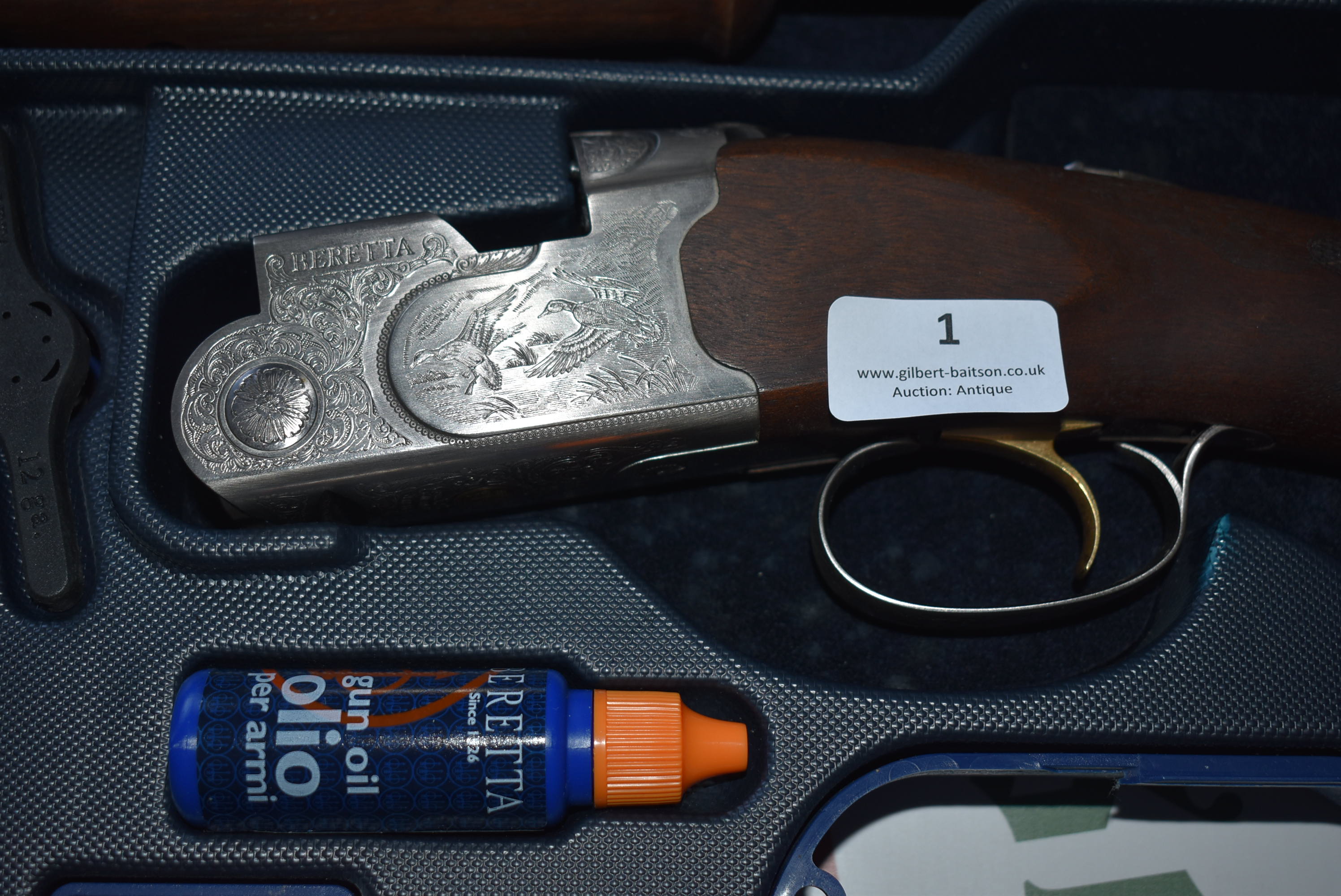 Beretta Silver Pigeon Over & Under Left Hand Cast Shotgun with Carry Cases, and Five Chokes - Image 2 of 2