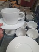 * 19 x coffee cups and saucers