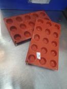 * 2 x silicone moulds