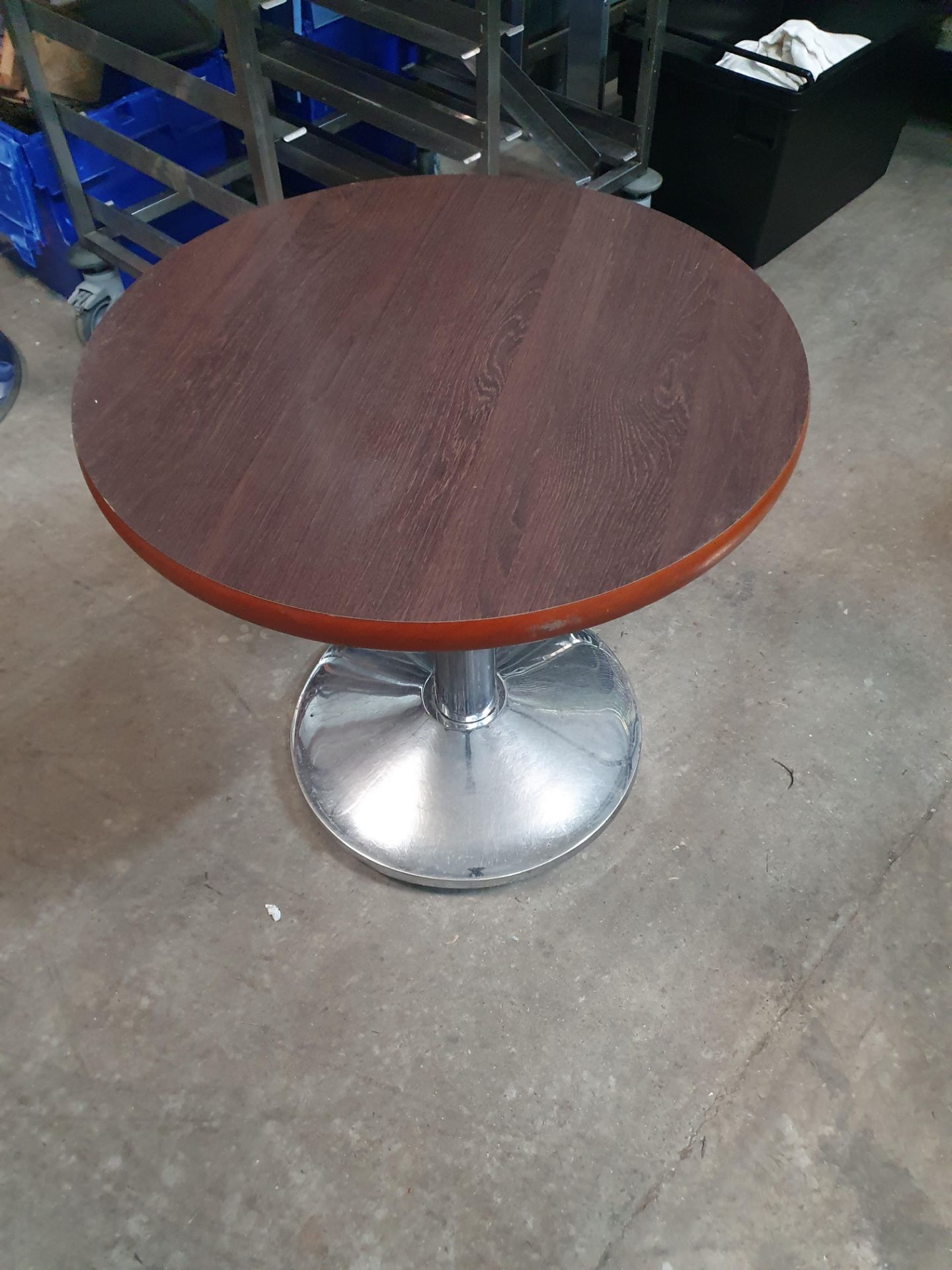 * 2 x low level pedestal tables