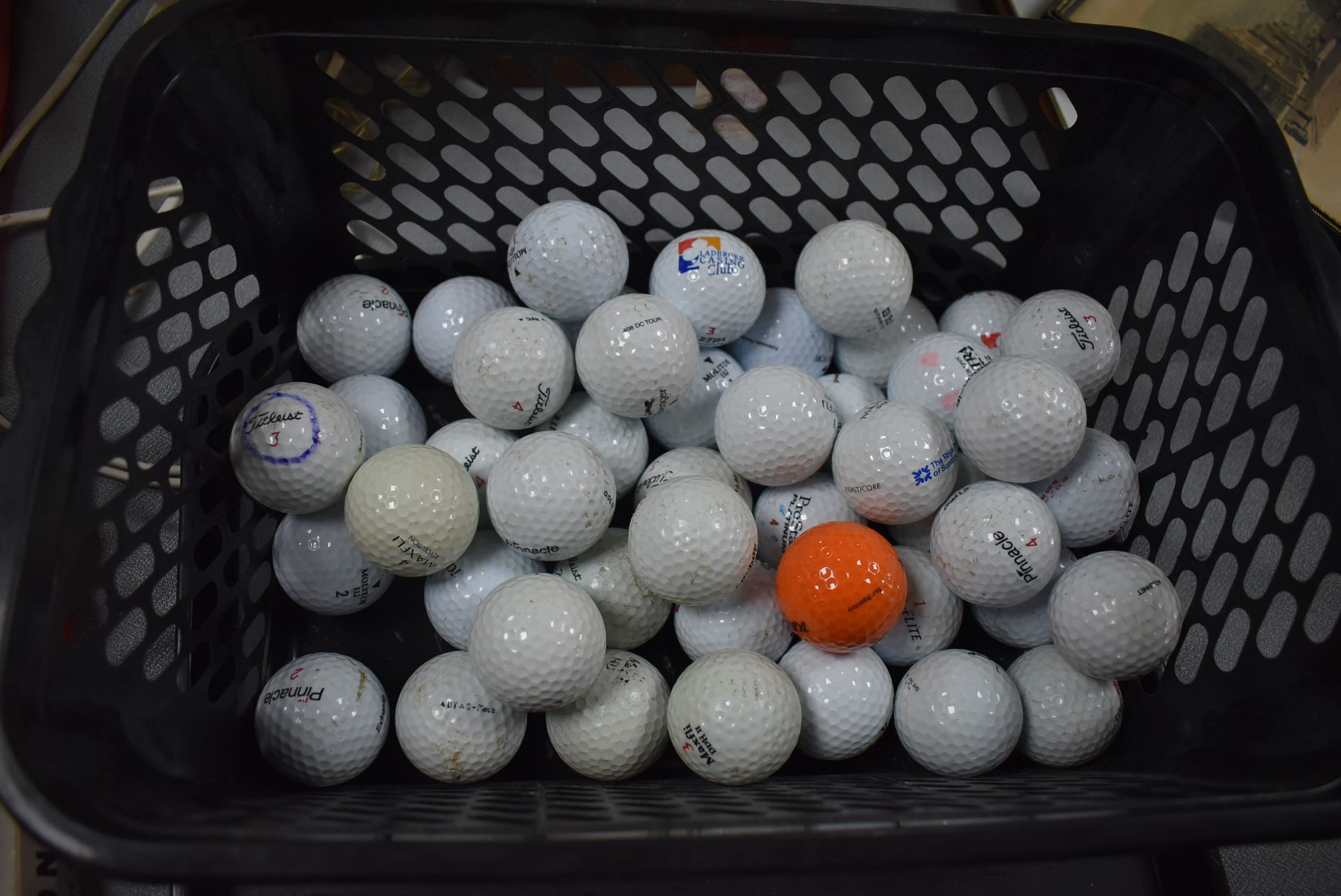 Five Packs of New Spalding Golf Balls plus a Baske - Image 2 of 2