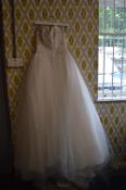 Pronuptia Ivory Wedding Dress Size: 12