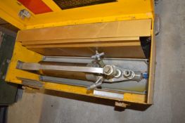 Metec Hydraulic Pressure Tester with Gauges