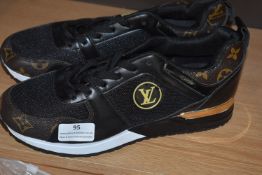 Size: 8.5 Black & Gold Trainers