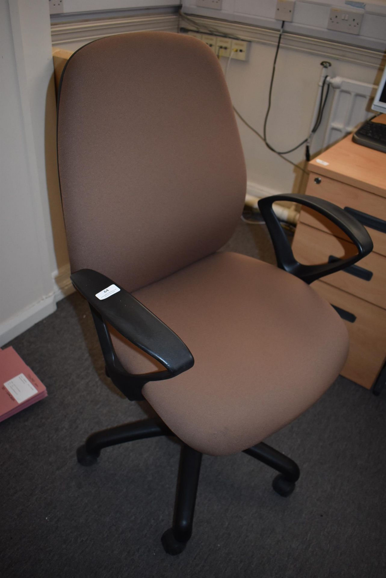 *Gas-Lift Operators Chair with Arms