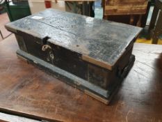 * heavy vintage tools box - 590w x 310d x 200h