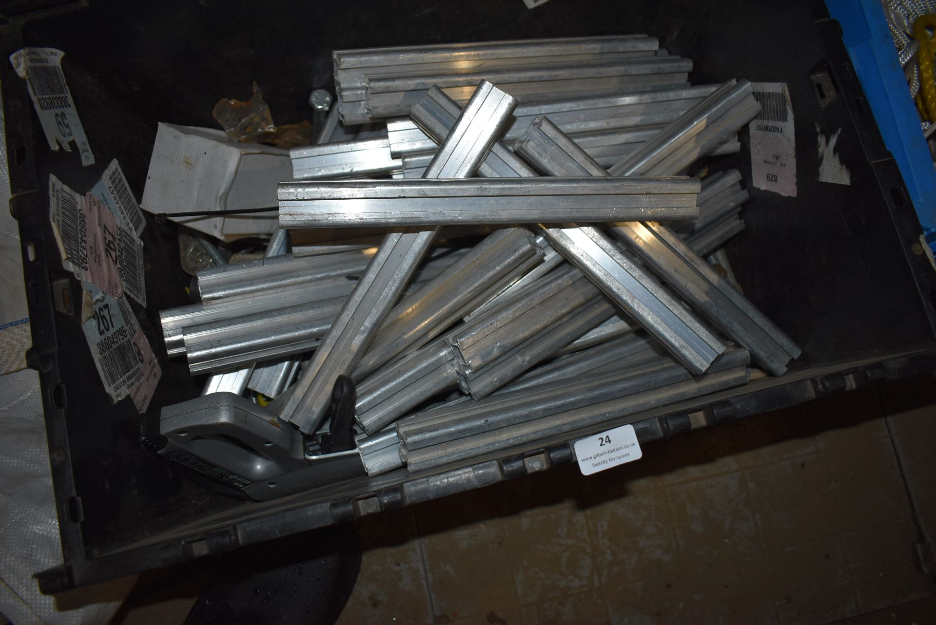 *Plastic Crate of Extruded Aluminium Jointing Pieces