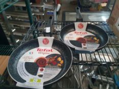 * 2 x tefal frying pans