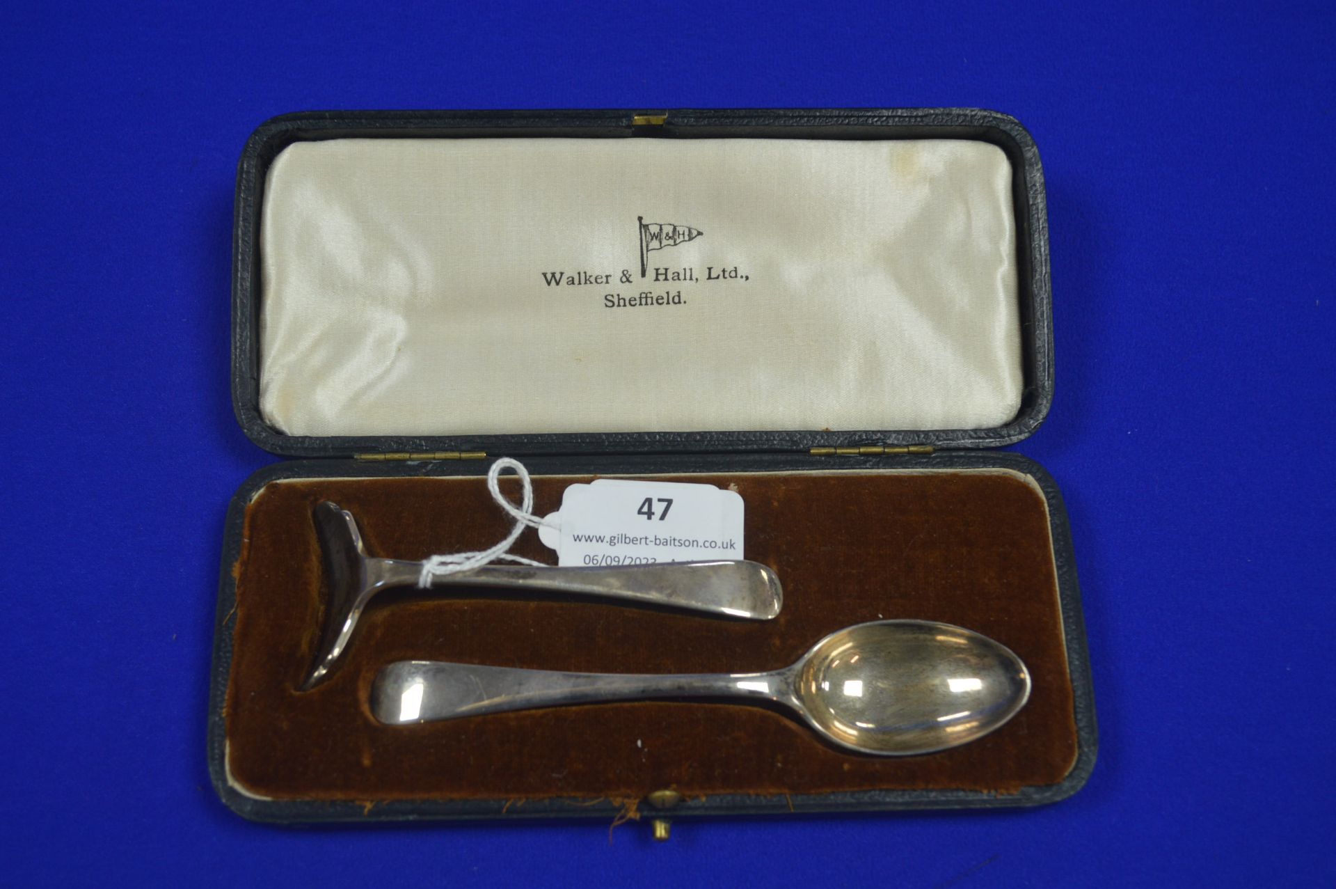 Walker & Hall Cased Silver Christening Set Hallmarked Sheffield 1925 ~51g total