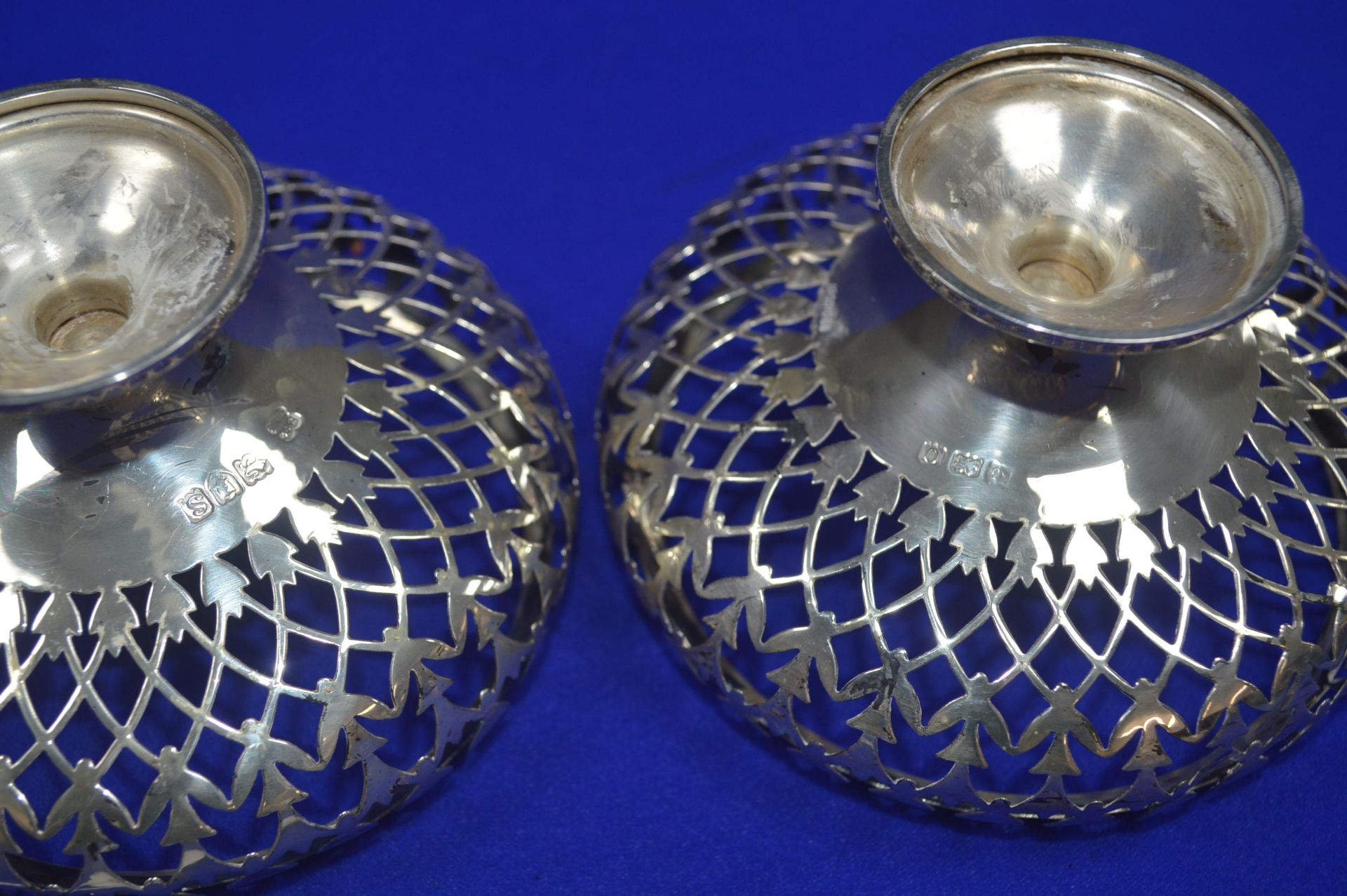 Pair of Small Hallmarked Silver Baskets, London and Birmingham 1913 ~56g each - Image 4 of 4