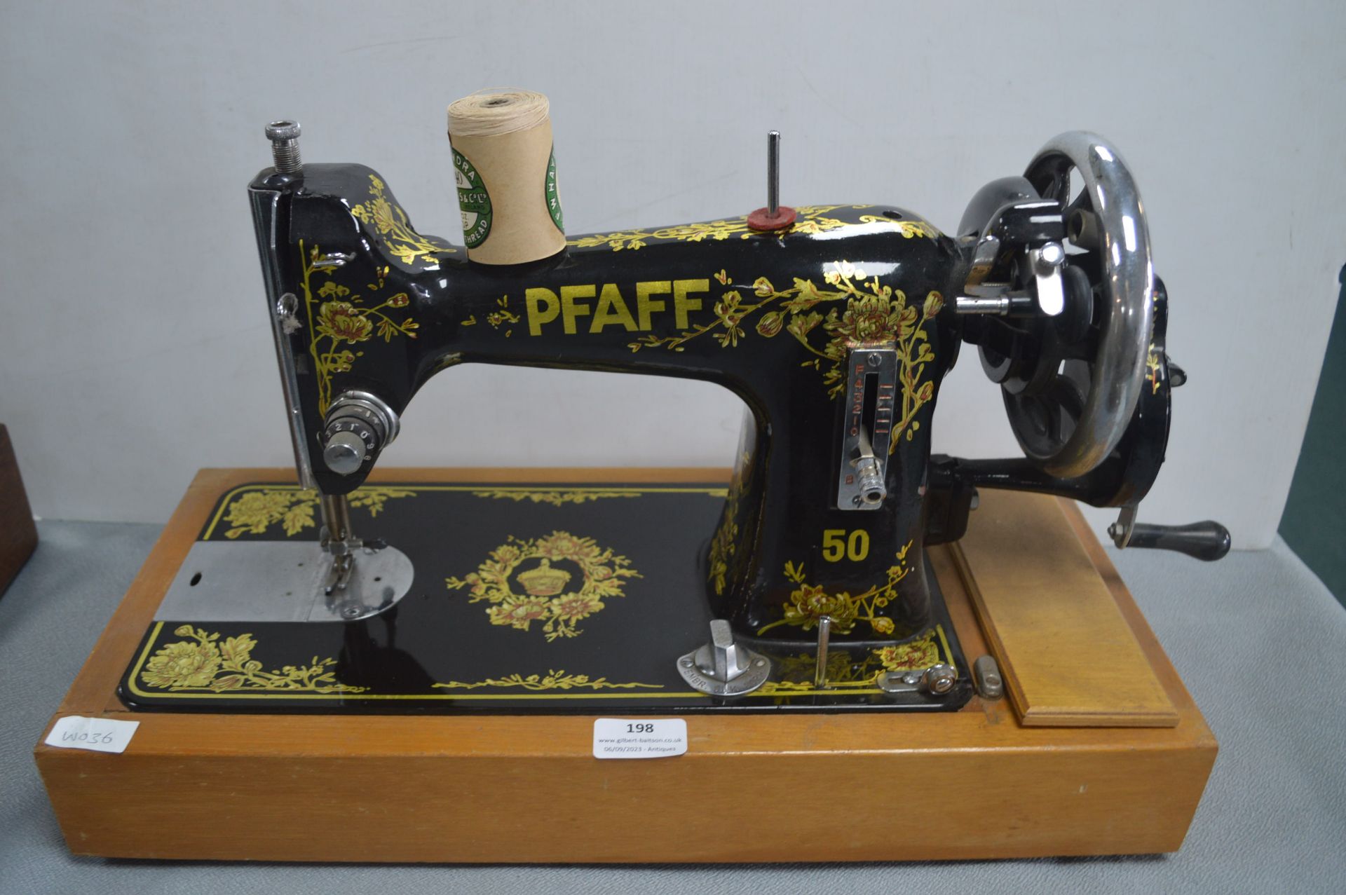 *Pfaff No.50 Manual Sewing Machine