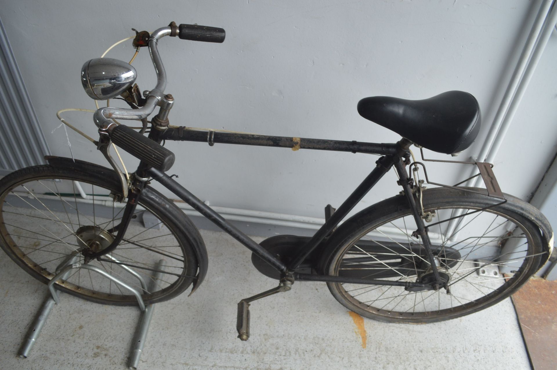 Vintage Raleigh Police Bicycle with 3 Speed Sturmey Archer Gears Duel Rear Brakes, once belonged - Image 3 of 3