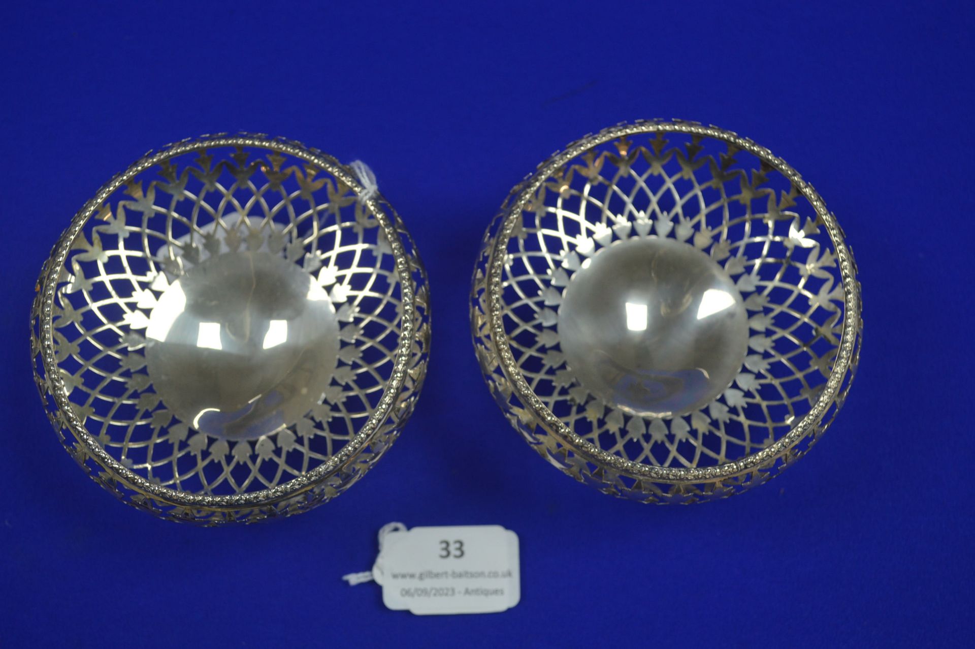 Pair of Small Hallmarked Silver Baskets, London and Birmingham 1913 ~56g each - Image 3 of 4