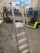 * 4 tred step ladder