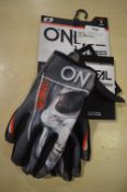 *Pair of O’Neil Cycling Gloves Size: 9