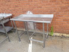* S/S feed table 1200w x 600d