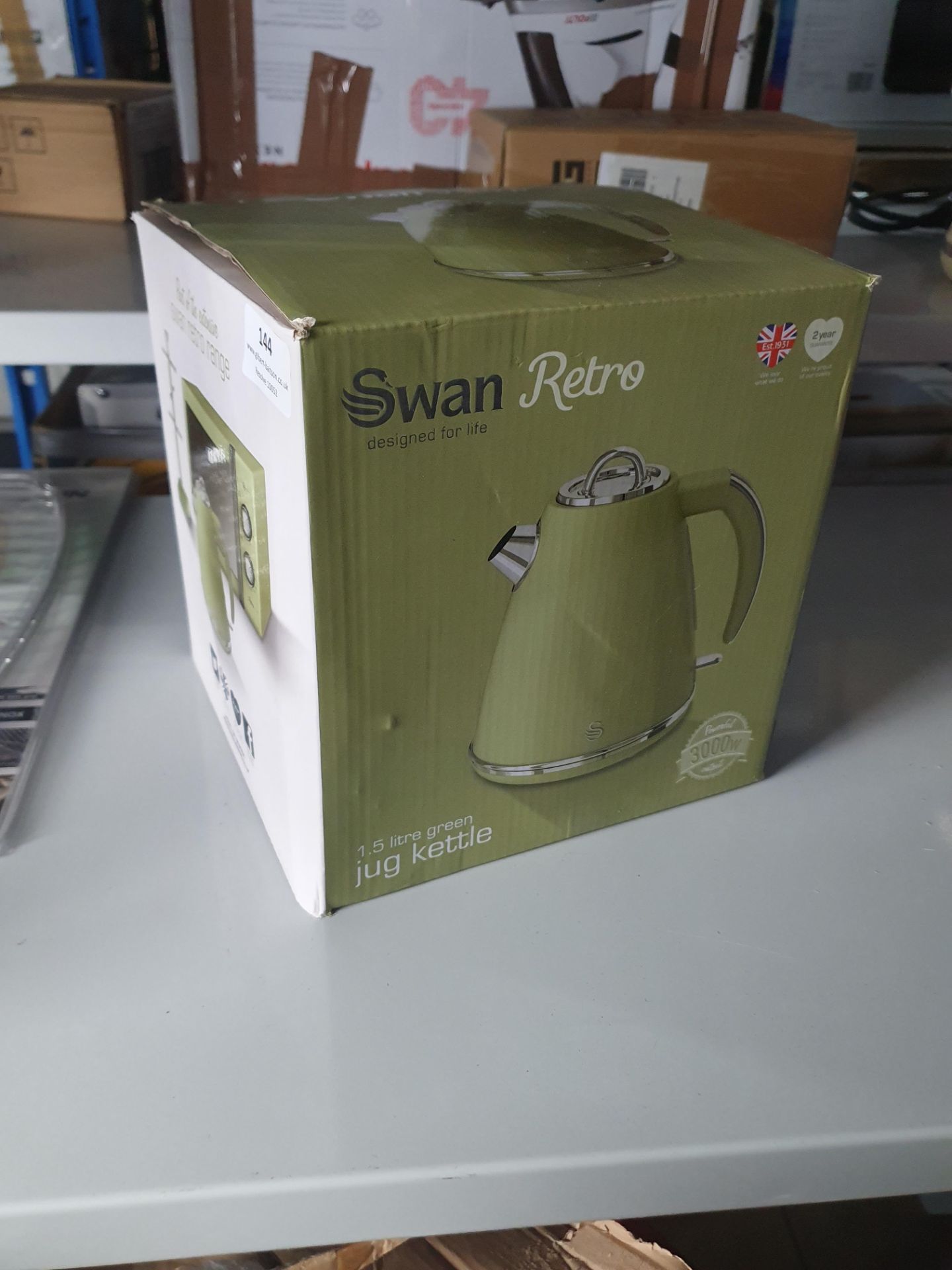 * Swan retro kettle