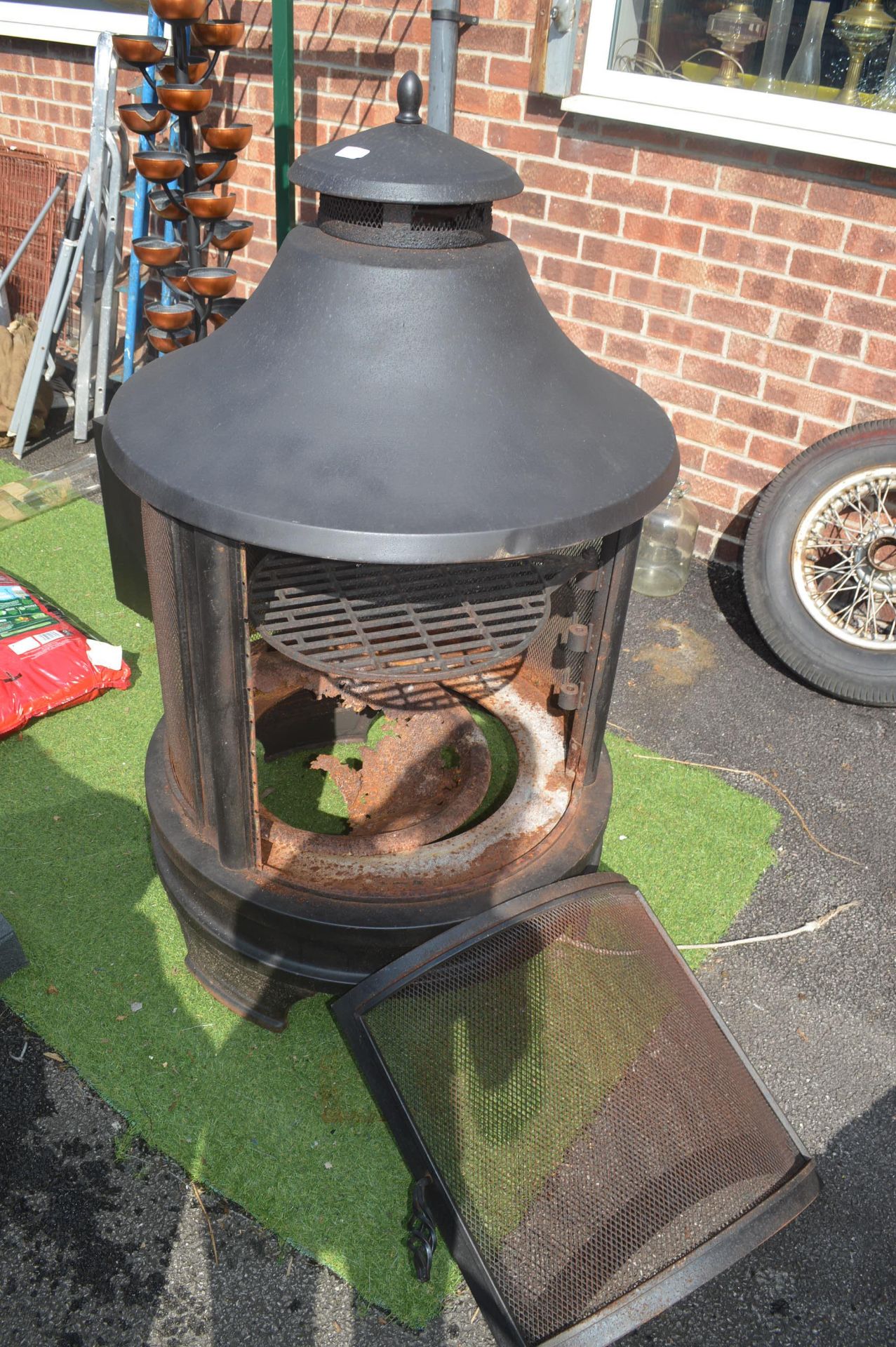 *Outdoor Chimenea/Grill (salvage) - Image 2 of 2