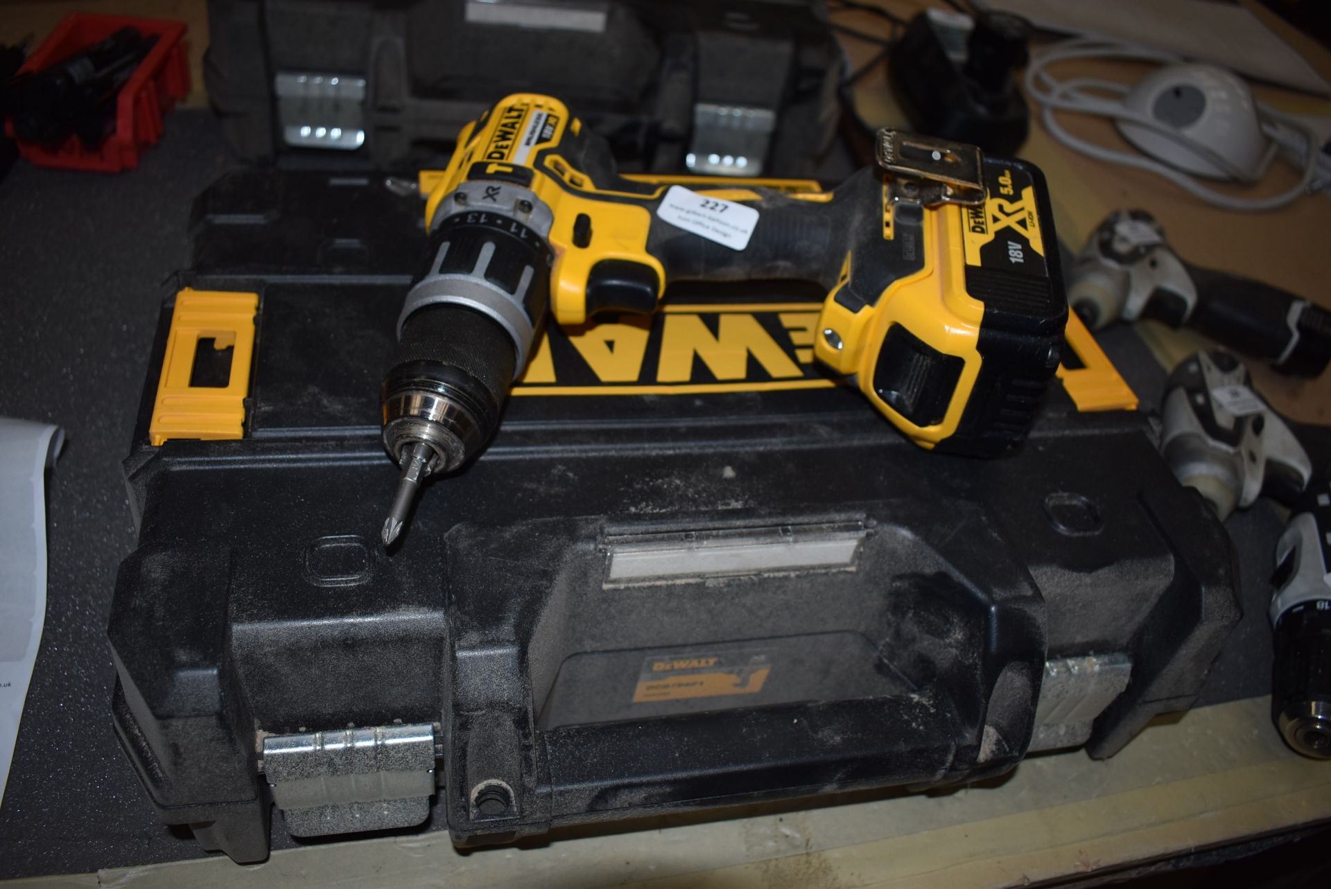 *Dewalt Brushless 18v Cordless Drill with Battery and Case (no charger)