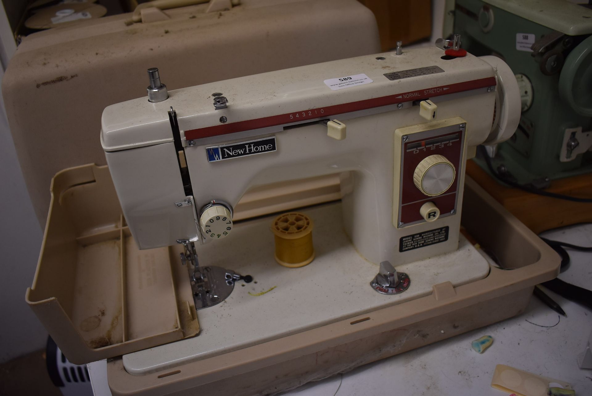 *New Home 539 Sewing Machine