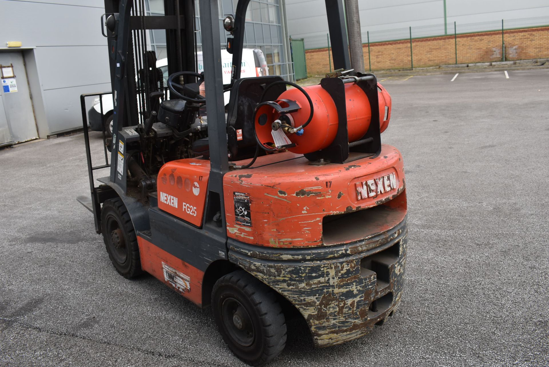*Nexen FG25 Gas Forklift 5925.7 Hours (collection by appointment) - Image 4 of 8