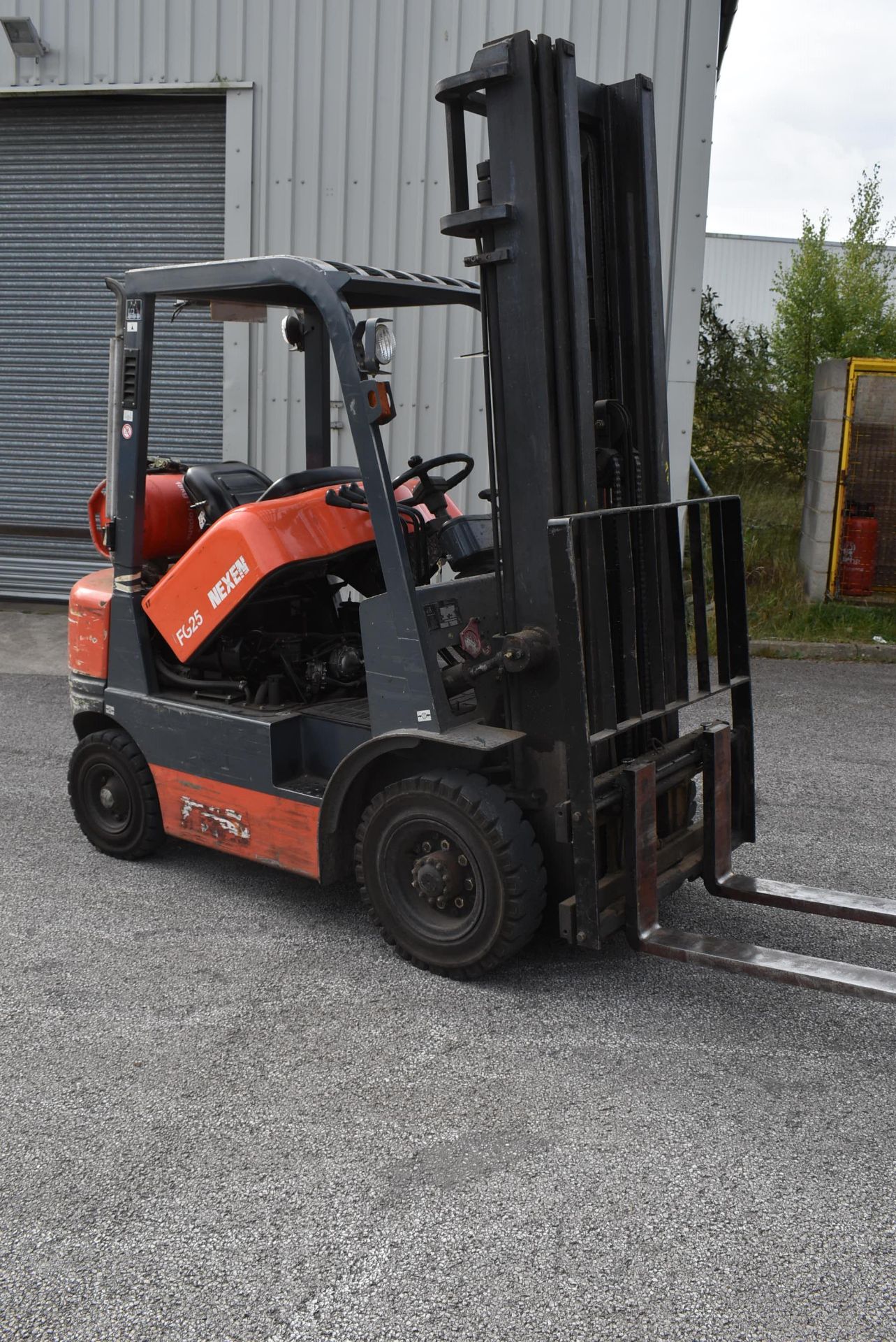 *Nexen FG25 Gas Forklift 5925.7 Hours (collection by appointment) - Image 8 of 8