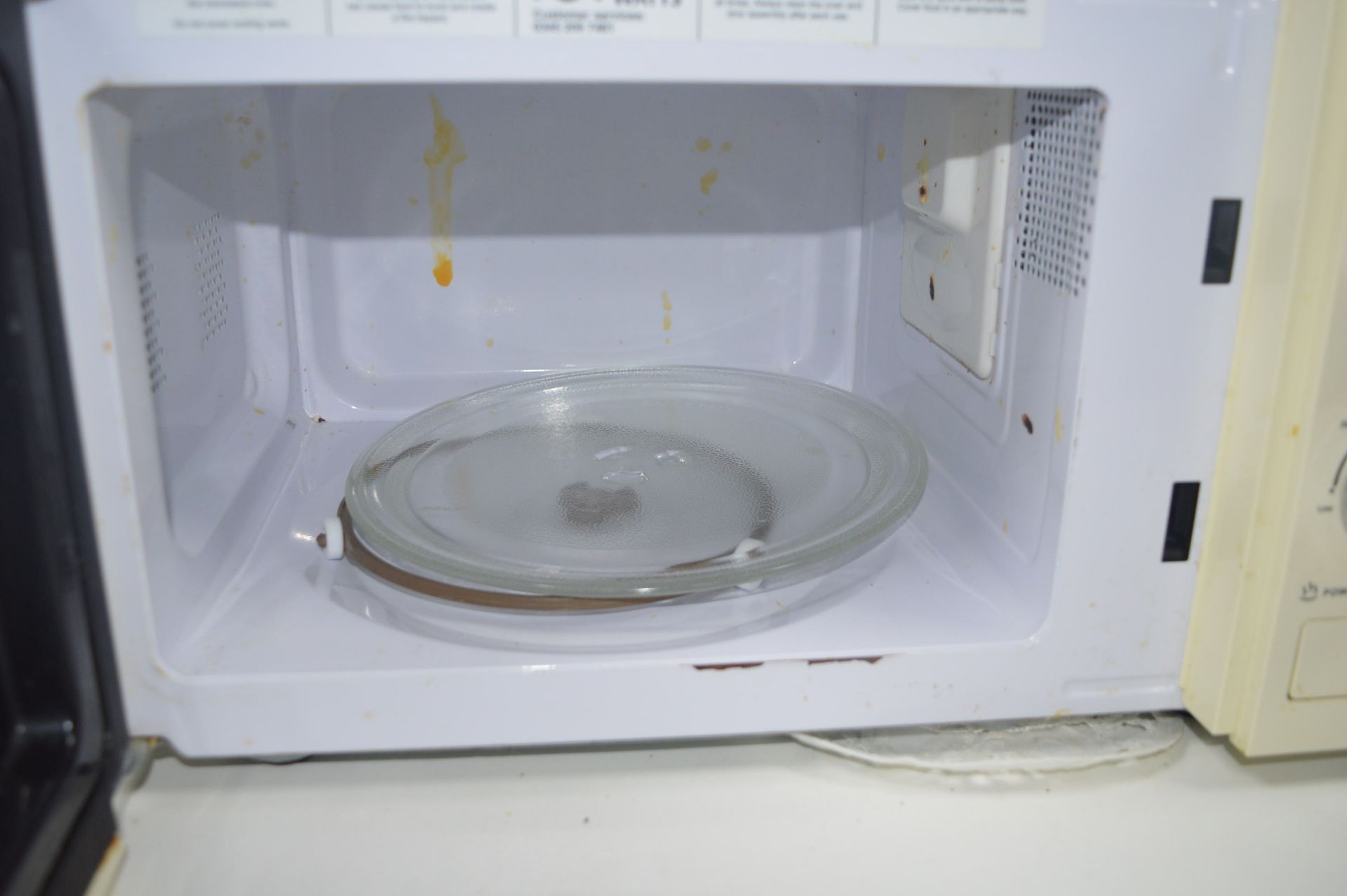 Russell Hobbs Microwave - Image 2 of 2