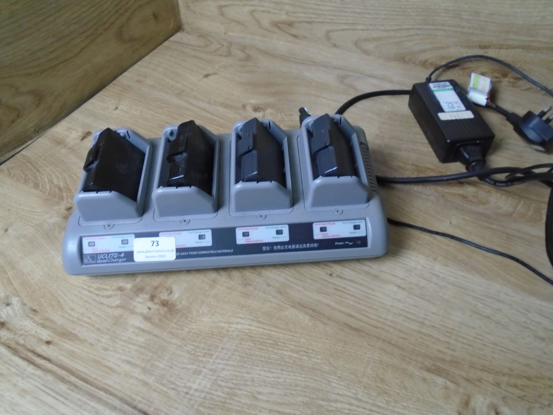 * UCL172-4 Quad Charger with 4 batteries