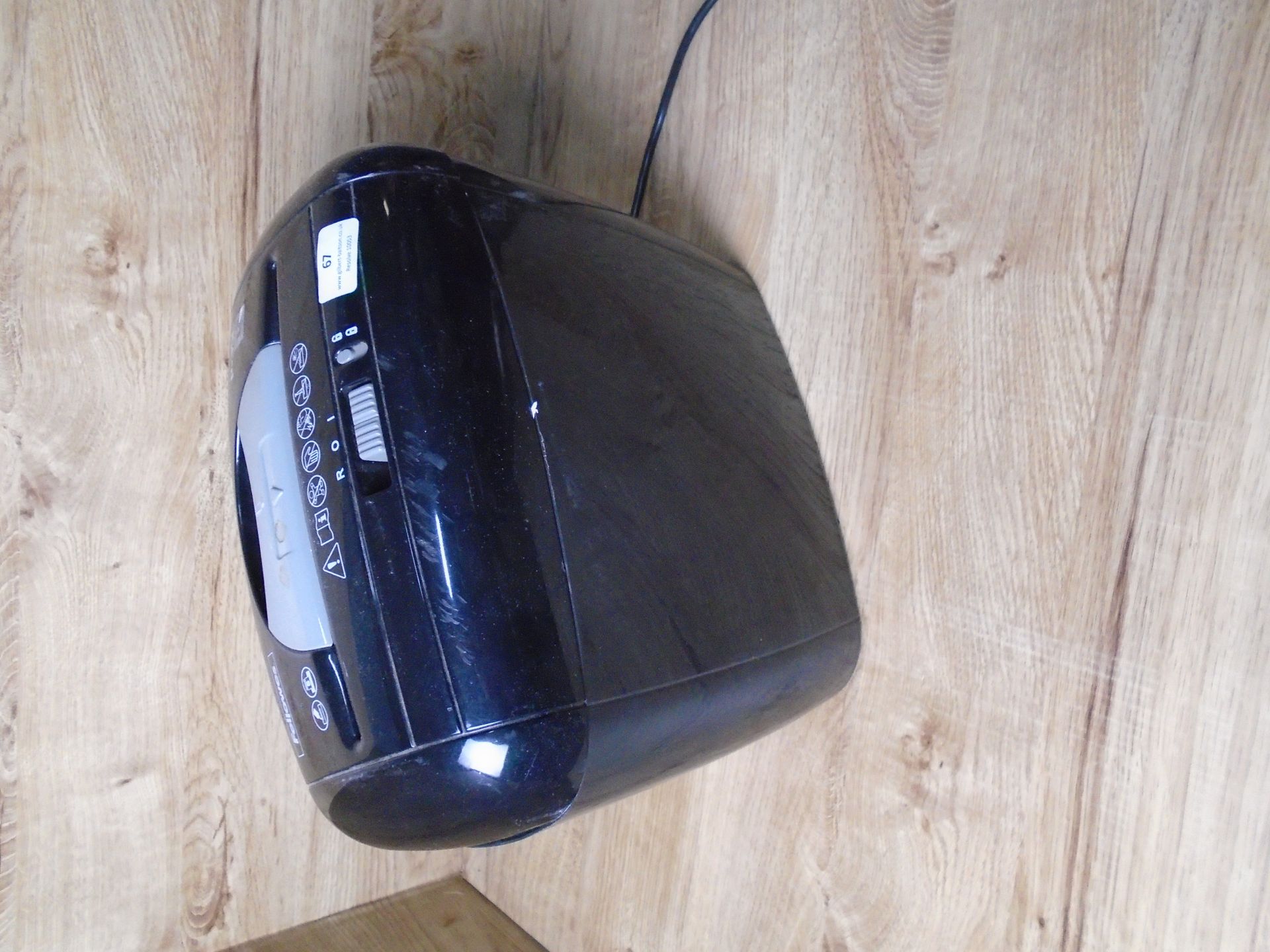 * Fellowes P-35c shredder