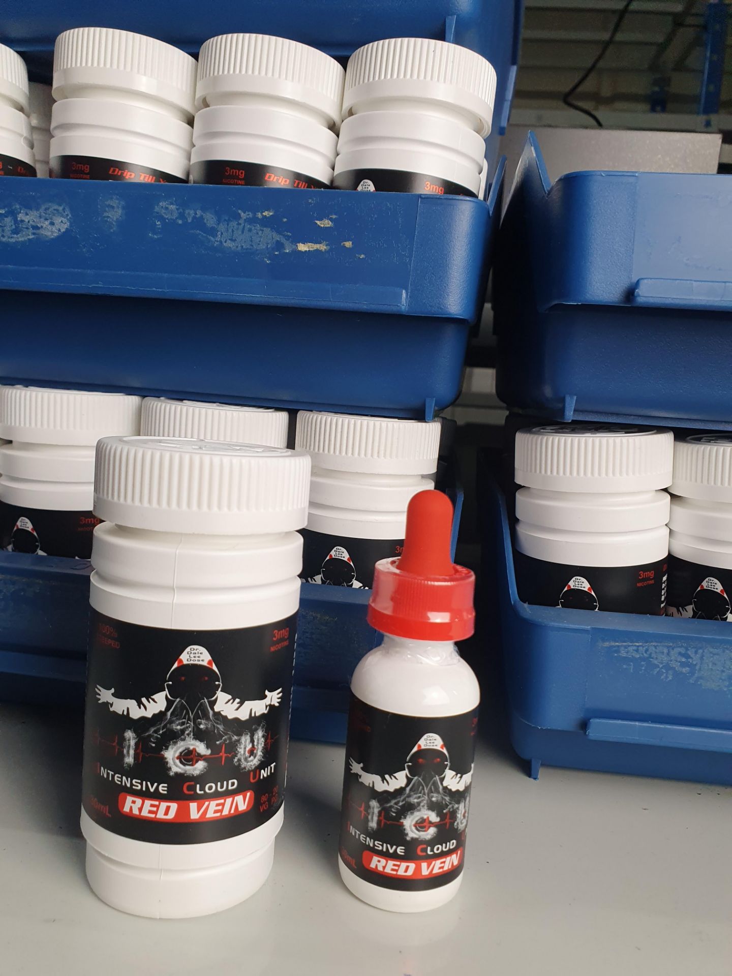 * 84 x 30ml Vape e-liquid - intensive cloud unit - Red Vein 3mg