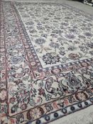 * Meshed Iranian rug - 2.95m x 1.98m