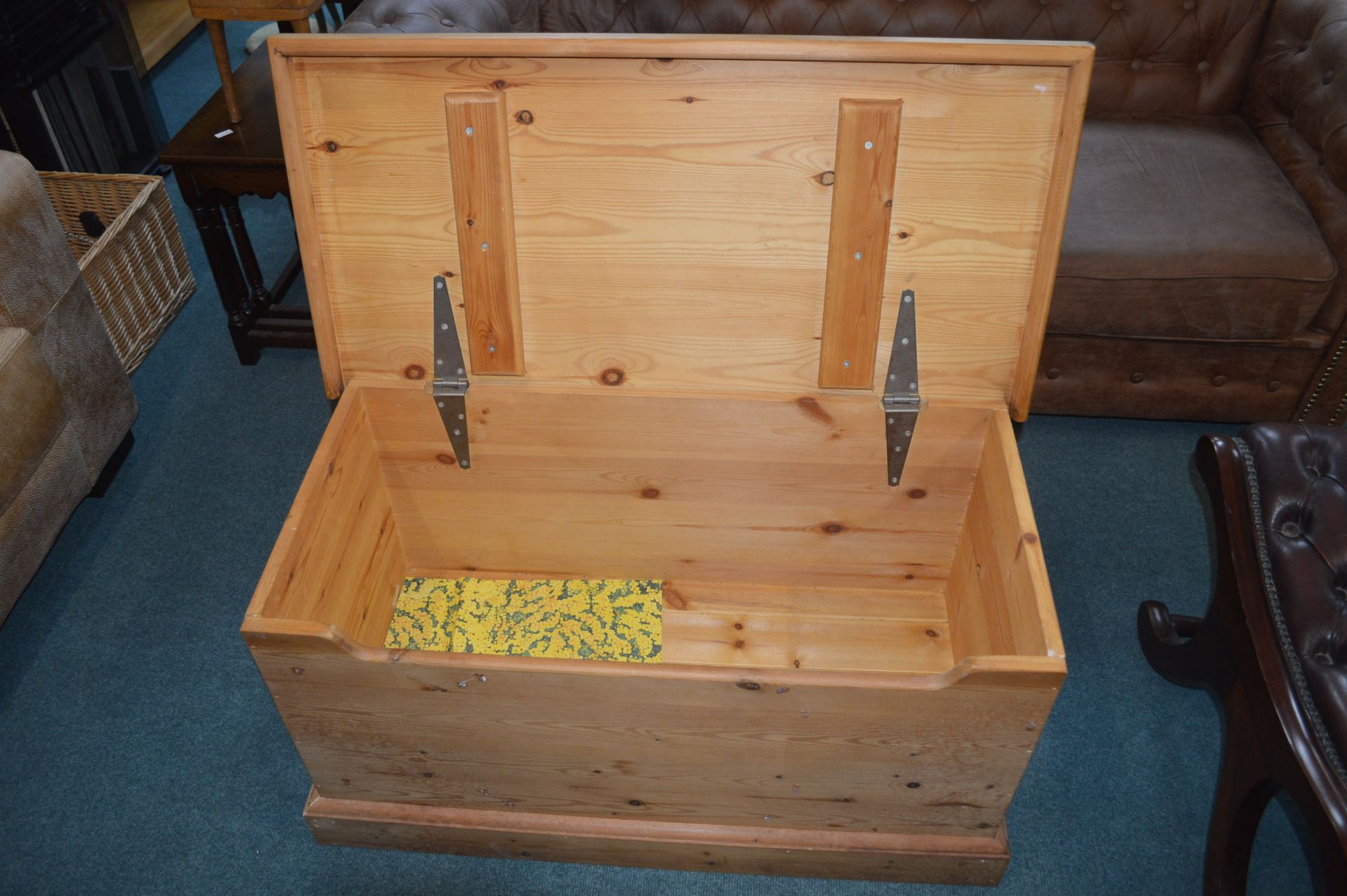 Modern Pine Blanket Box - Image 2 of 2