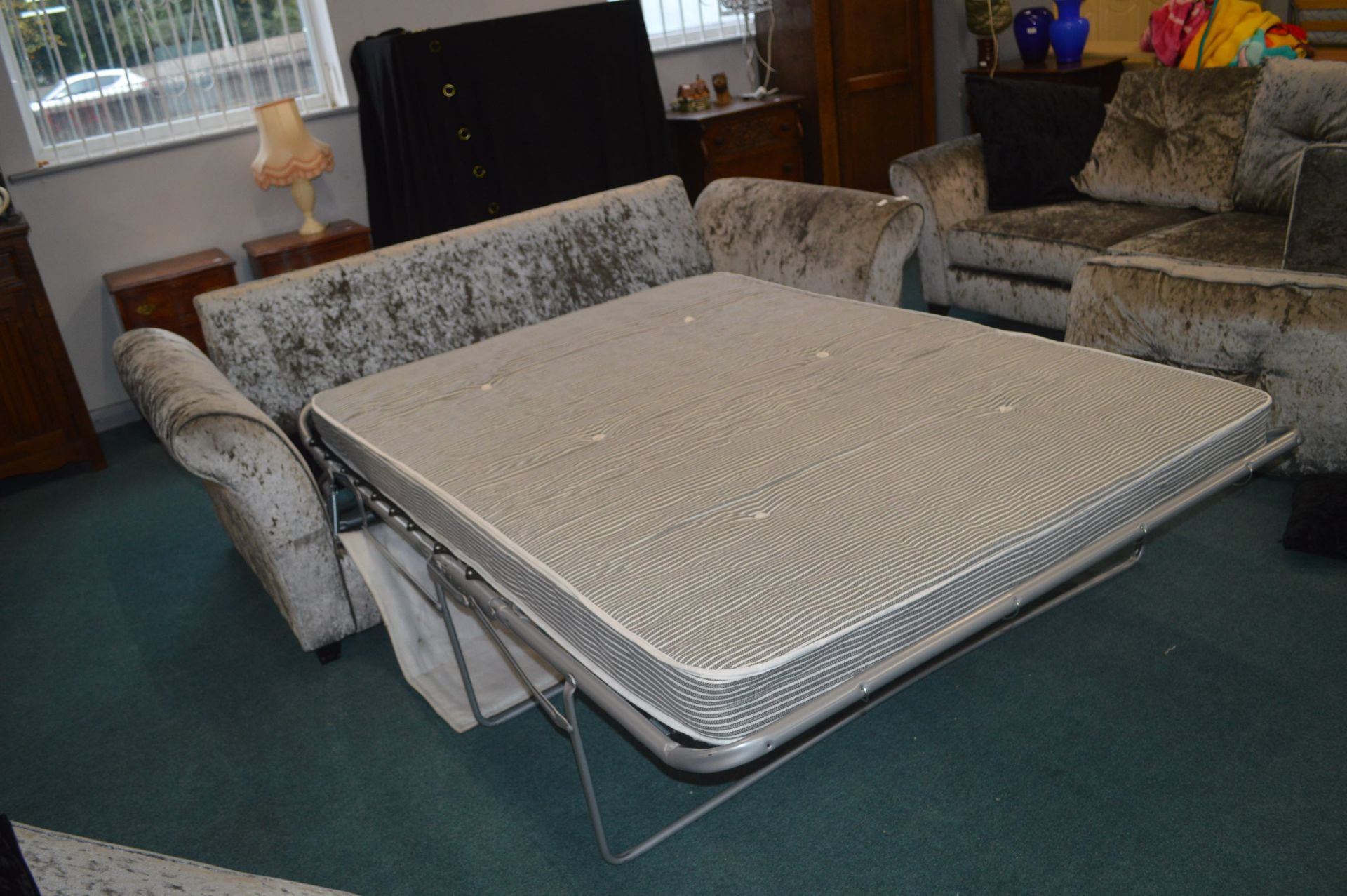 DFS Double Sofa Bed with Grey Plush Upholstery - Bild 5 aus 5