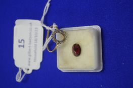 9ct Gold Ring with Garnet Size: P 1.5g (requiring repair)