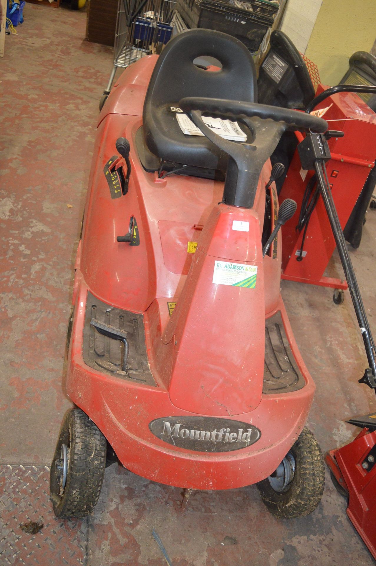 Mountfield 72-72 Hydro Ride-On Mower with Key - Image 2 of 3