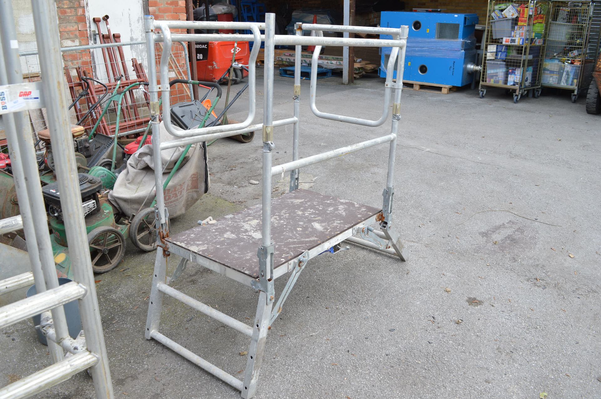 *Mobile Scaffolding Podium Platform - Image 2 of 2