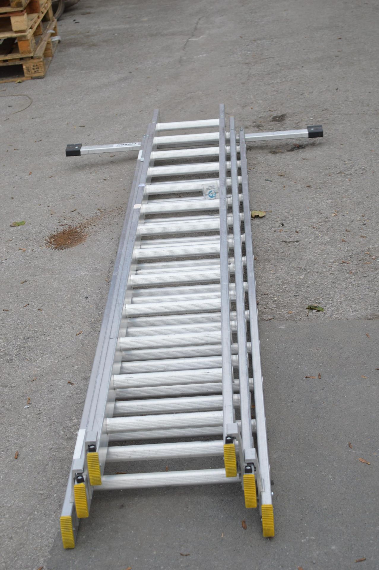 *Thirteen Rung 3.5m-7m Extending Ladder