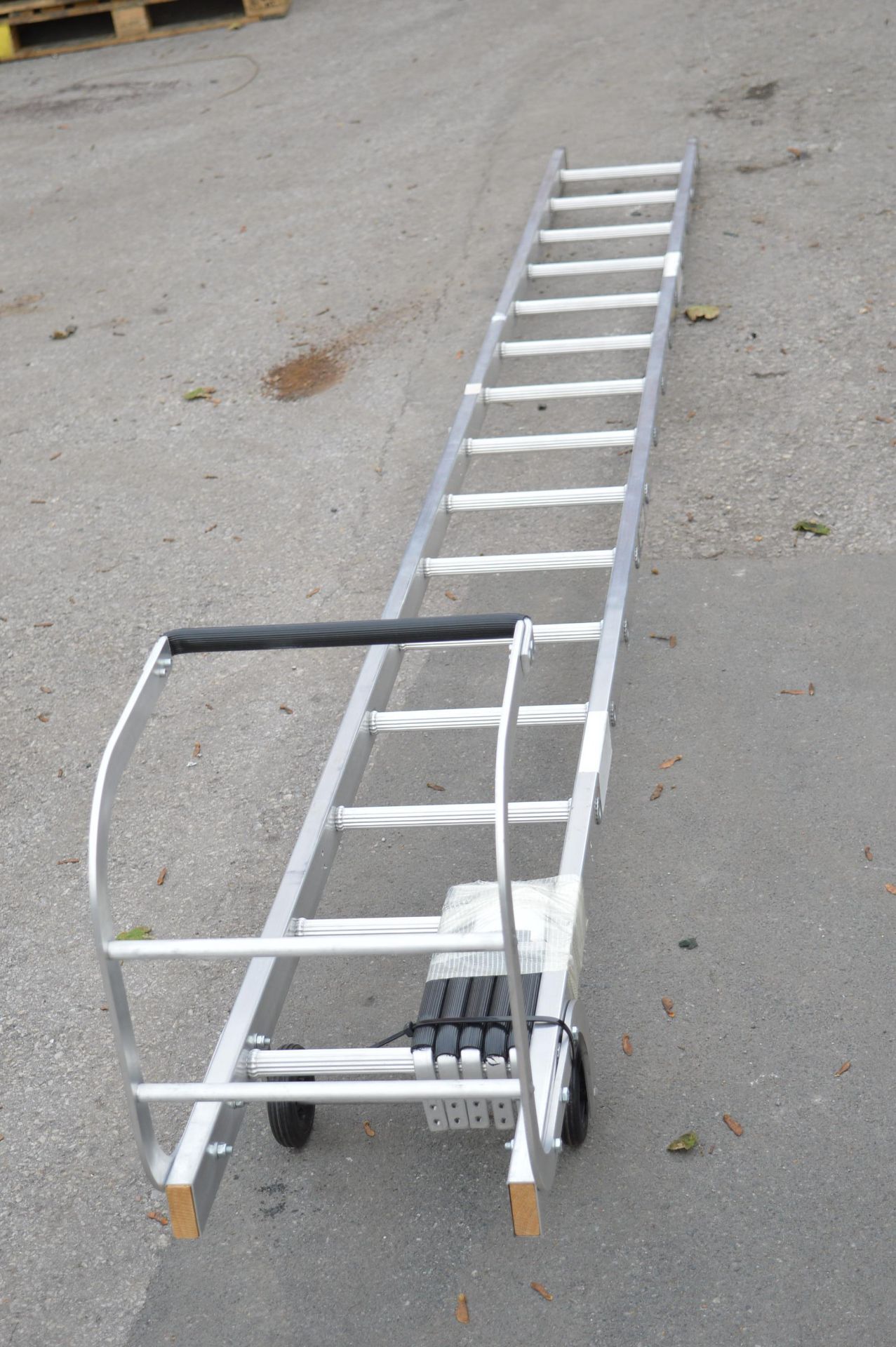 *Lyte 3.95m Roof Ladder - Image 2 of 4