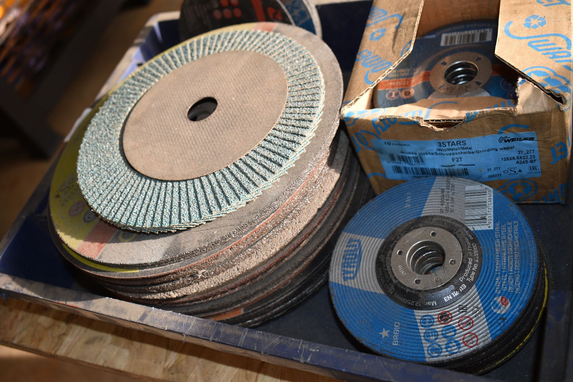*Box of Assorted Cutting and Grinding Discs, Flat Wheels, etc. - Image 2 of 2