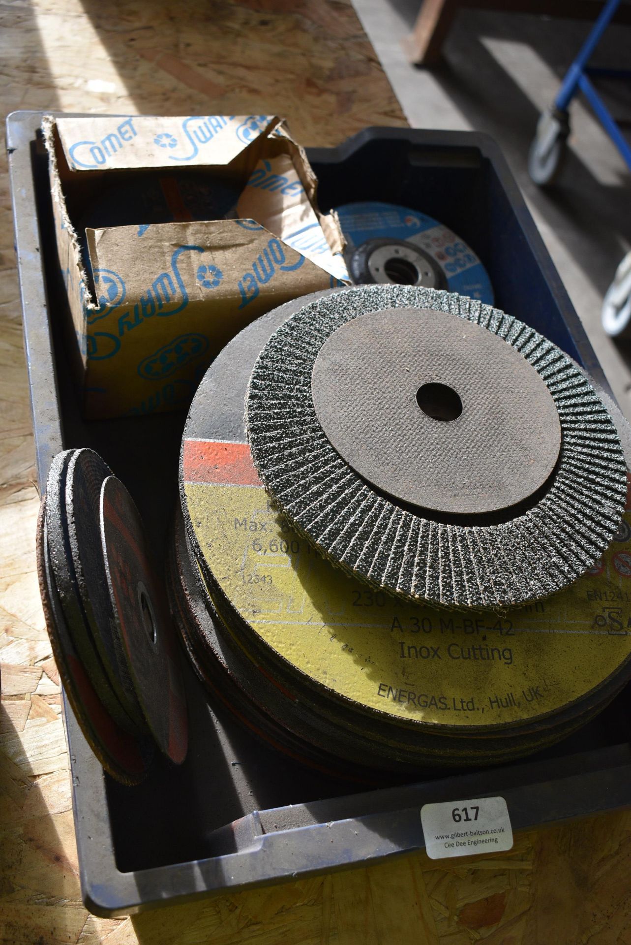 *Box of Assorted Cutting and Grinding Discs, Flat Wheels, etc.