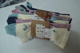 *Eight Pairs of Green Treat Soft Bamboo Socks Size