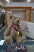 Steiff Bear of the Year 2020 No. 583 with Display