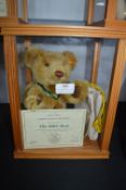 Steiff Bear of the Year 2001 No.4045 with Display