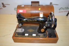 * Singer EB405120 manual sewing machine in wooden case