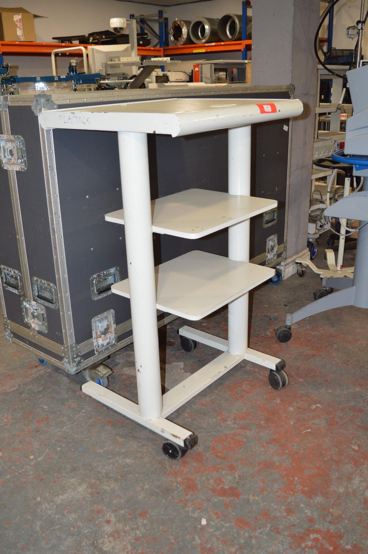 * Mobile 3 tier equipment trolley